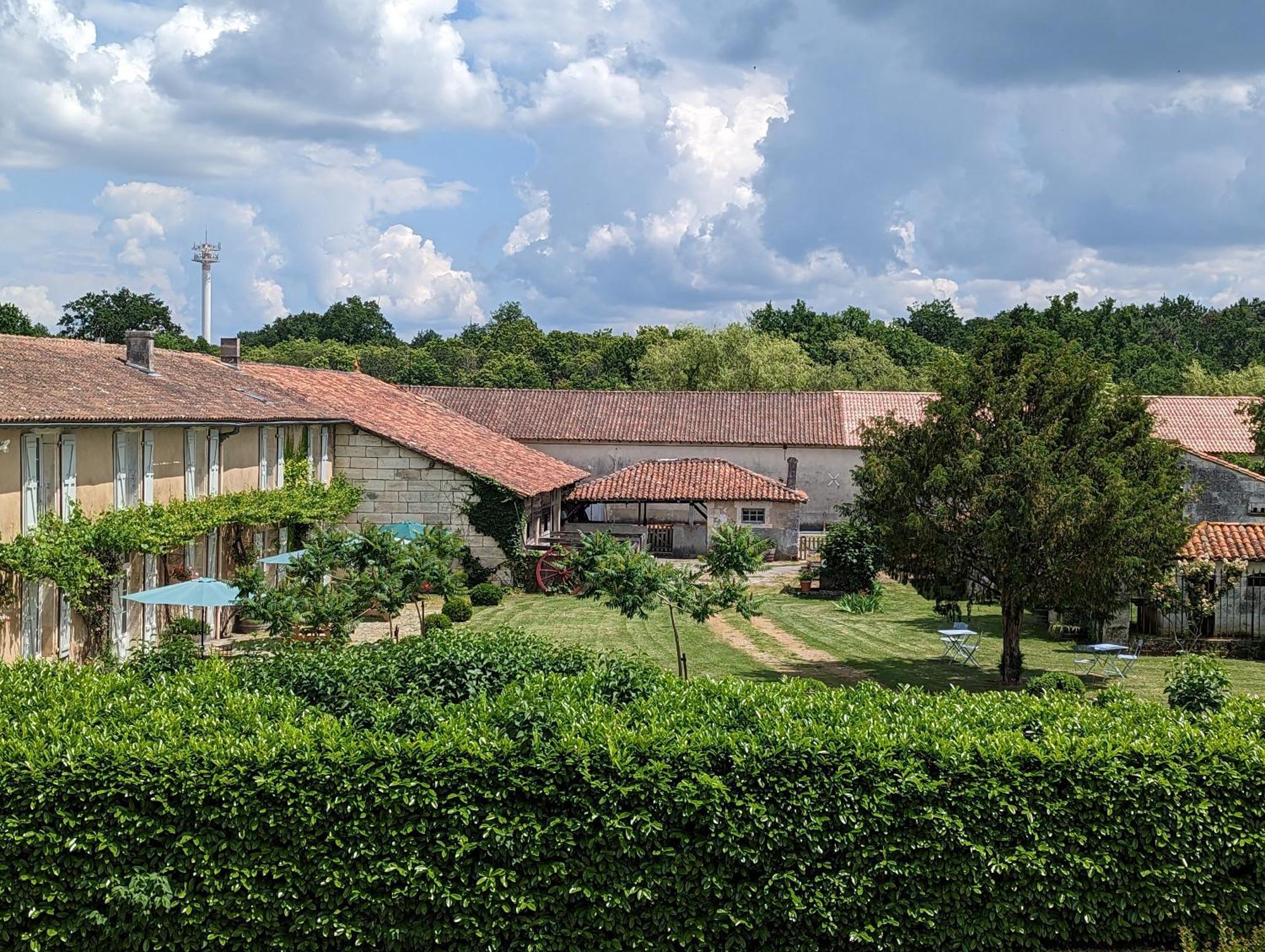 Domaine Du Faure Acomodação com café da manhã Chadurie Exterior foto