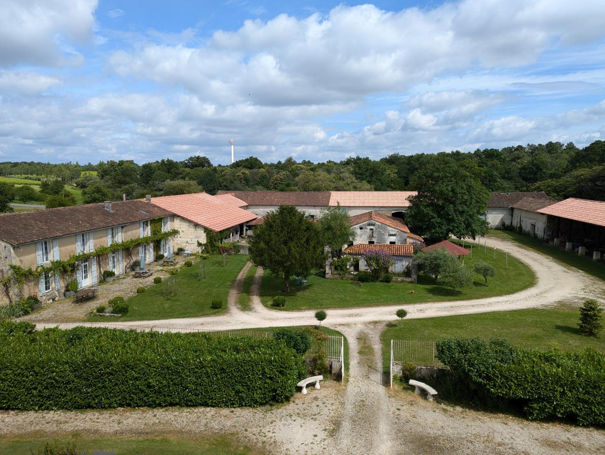 Domaine Du Faure Acomodação com café da manhã Chadurie Exterior foto